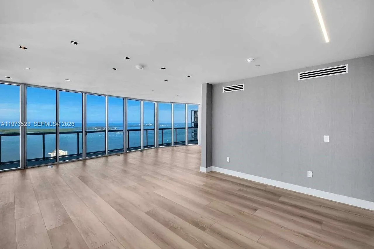Iconbrickell Condo No 1 — Photo 4
