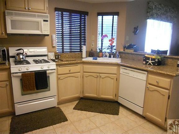 2nd image of 44095 Sweet Bush Ln