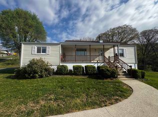 502 Hopkins St, Narrows, VA 24124