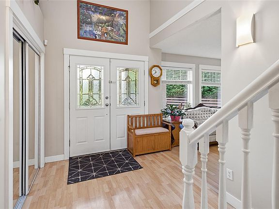 4th image of 81 Chilco Ridge Pl