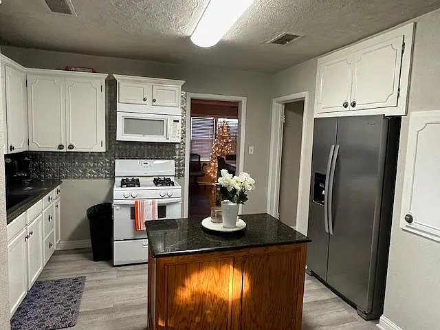 5 bed, 1864 sqft, $3,250 — Photo 4