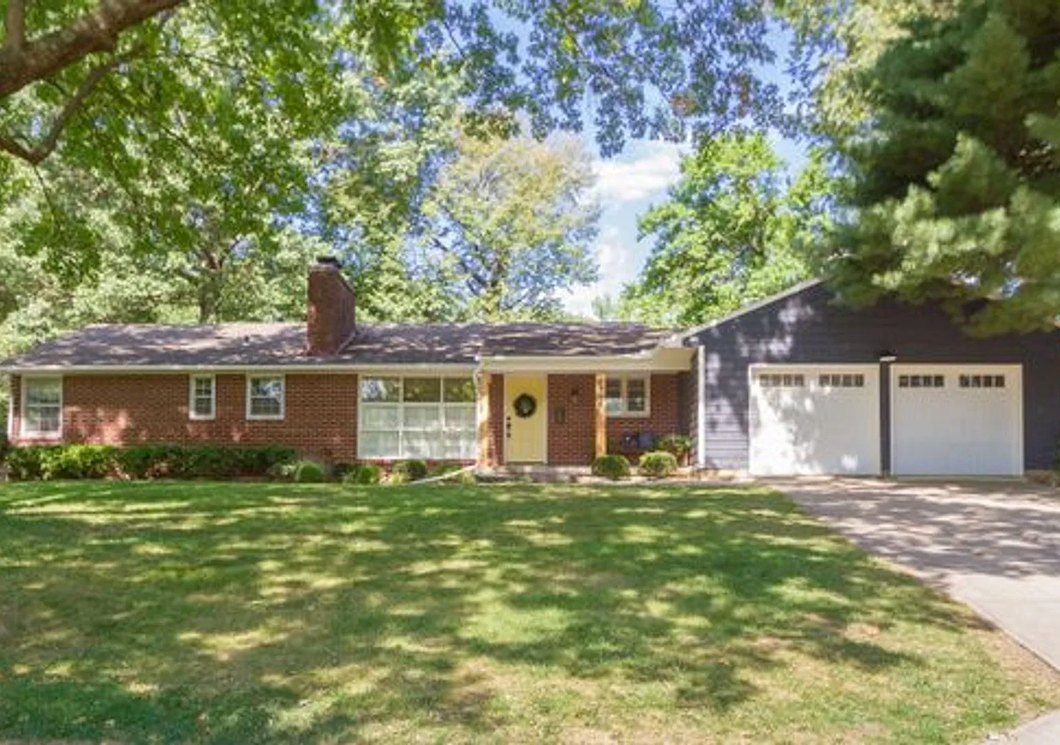 Beautiful Leawood Home!! — Photo 1