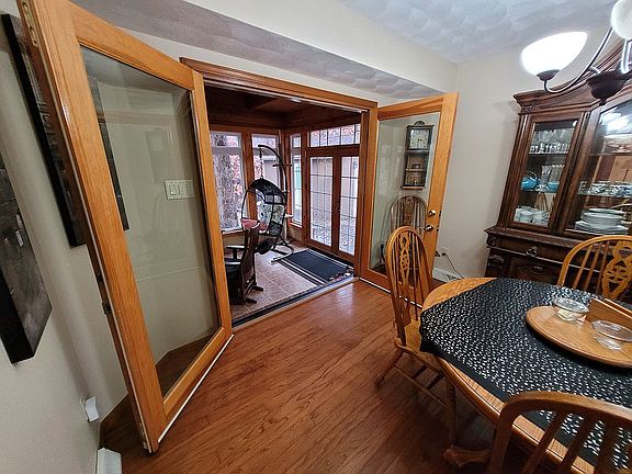 Entry to All Seasons room 