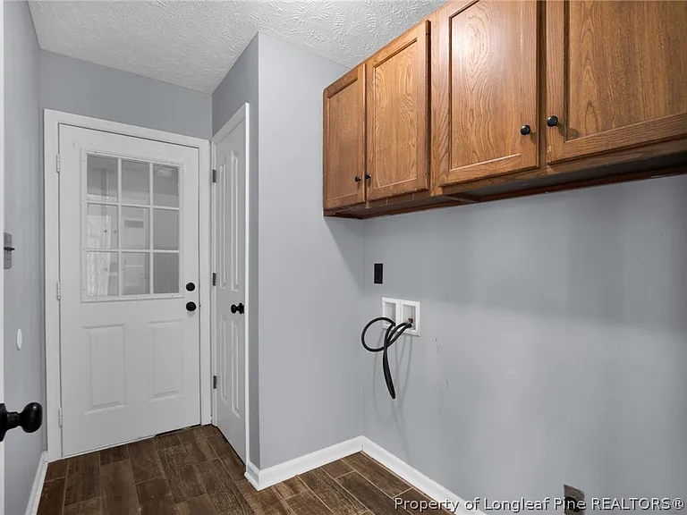 1183 Helmsley Dr — Photo 16