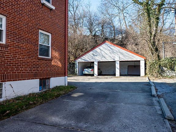 4th image of 1021 Dana Ave