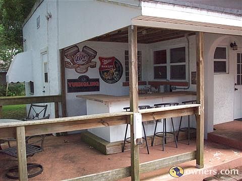 Back patio / wet Bar