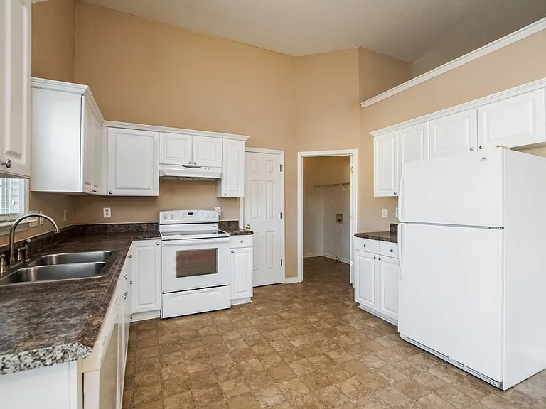 7137 Spanglers Spring Way — Photo 7
