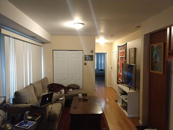3rd image of 3655 W Belle Plaine Ave APT 2