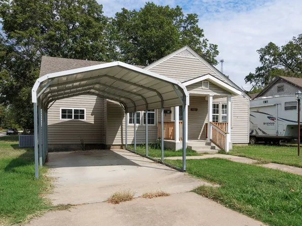 1112 W 2nd St, Coffeyville, KS 67337