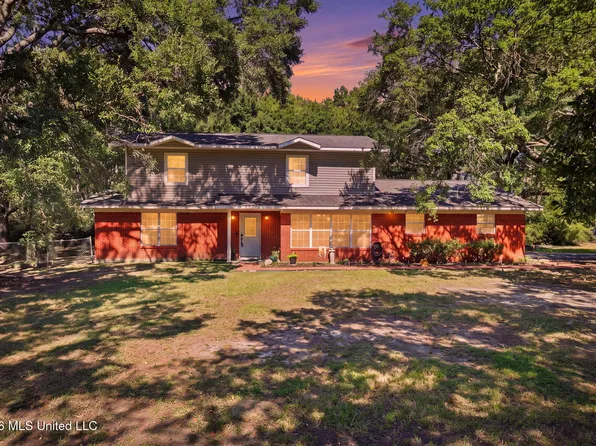 2200 Robertsdale Rd, Gautier, MS 39553