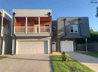 438 W College St, Burkburnett, TX 76354