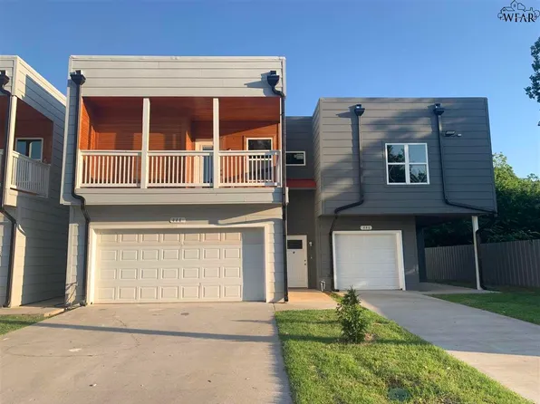 438 W College St, Burkburnett, TX 76354