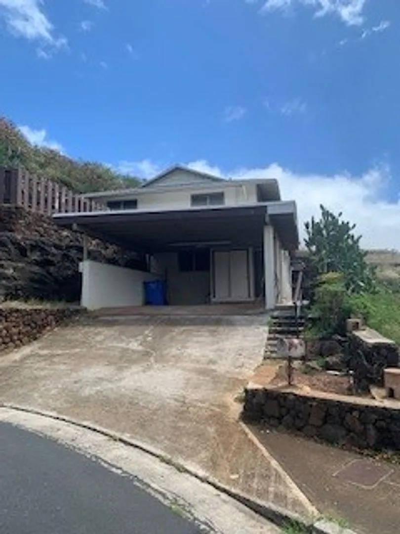 3 bedroom, 2.5 bath House (Salt Lake Area) Available now! — Photo 1