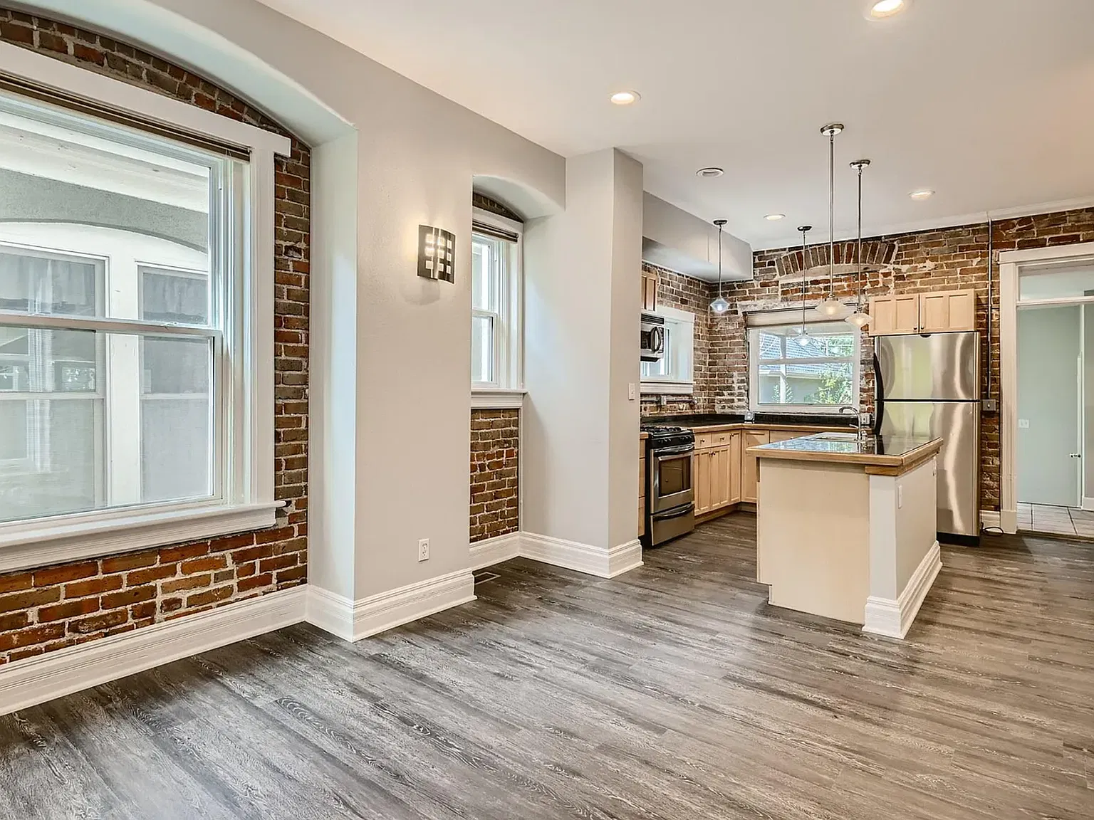 2 bed, 2.5 bath, 1965 sqft, $3,400 — Photo 3