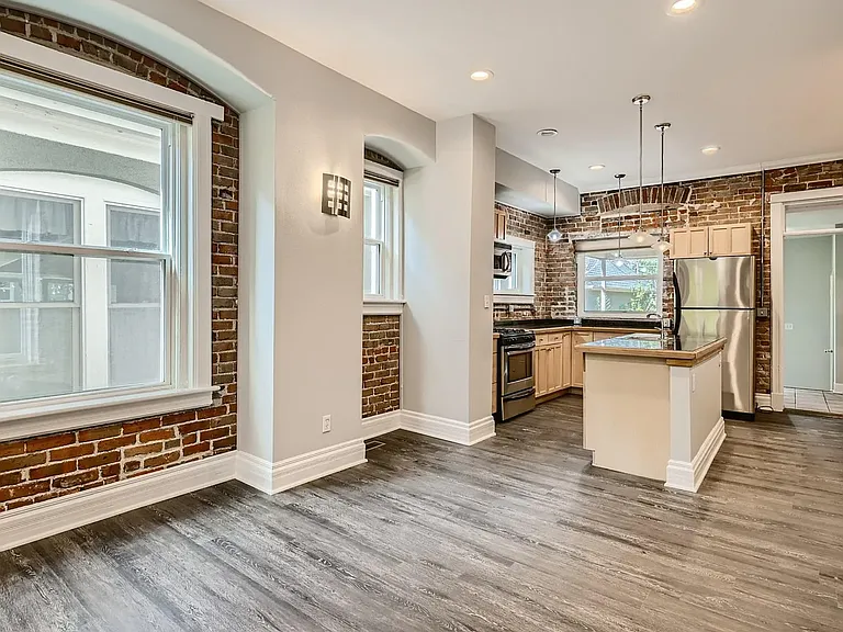 2343 Hooker St — Photo 5