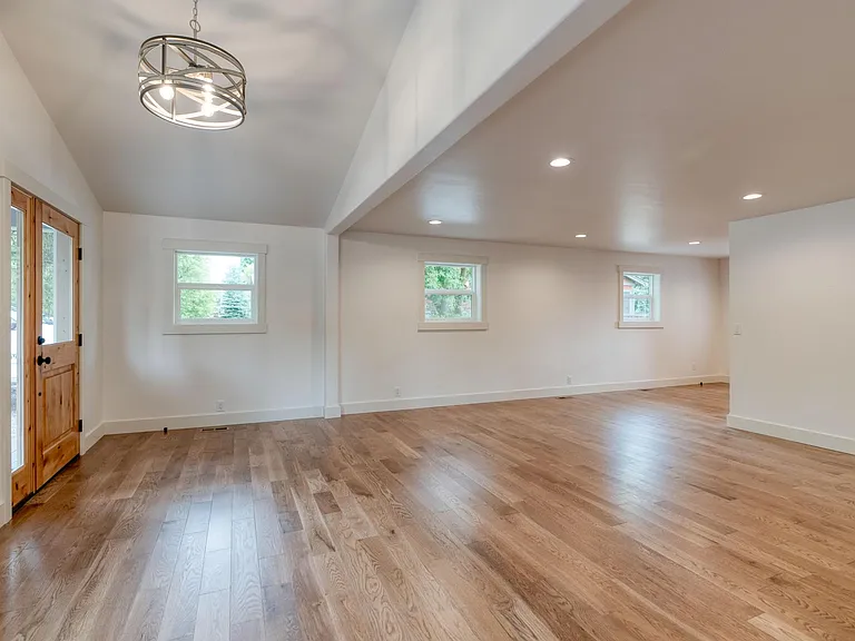 921 Columbia Ave — Photo 30