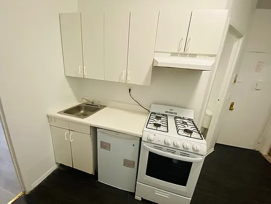 Rented by Highline Residential | media 19