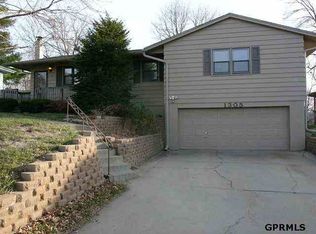 1305 Hansen Ave, Bellevue, NE 68005