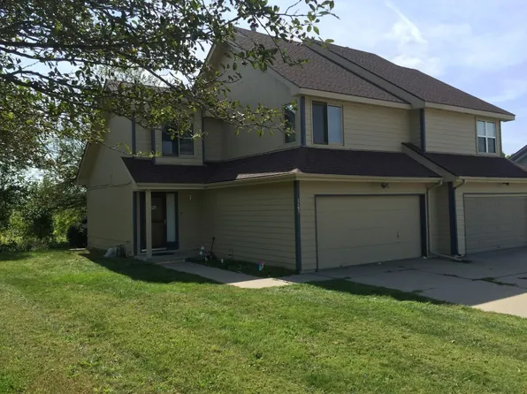 1105 Grenoble Dr, Bellevue, NE 68123