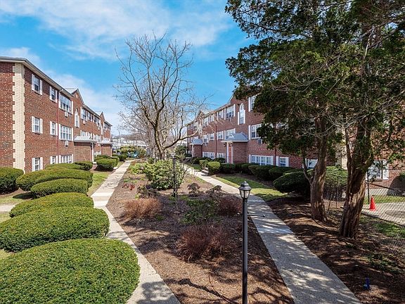 4th image of 9 Cass St APT 2