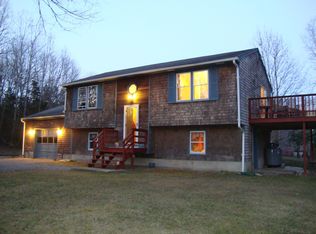 76 Pinoak Dr, Exeter, RI 02822