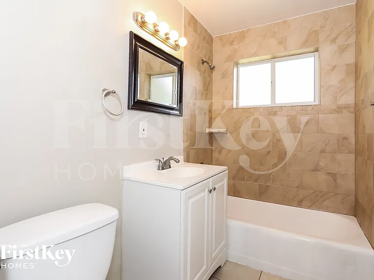 2350 SW 68th Ter — Photo 13