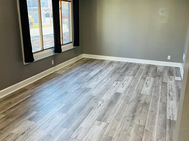 230 2nd St SE — Photo 3