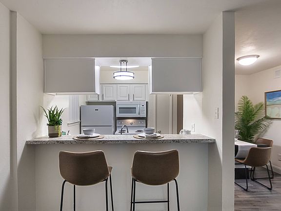 5th image of 10602 Stone Canyon Rd APT 256