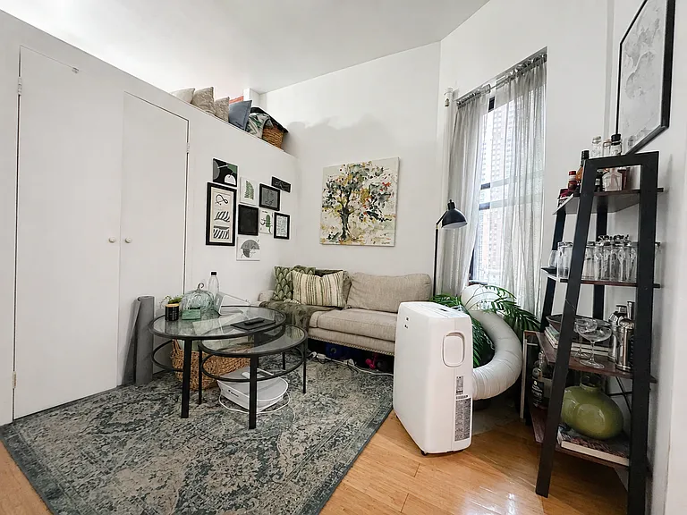 330 W 43rd St #19 — Photo 5