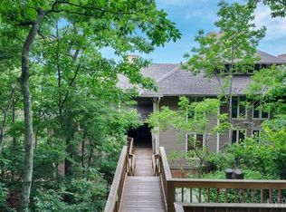 2042 Stone Rdg, Nellysford, VA 22958