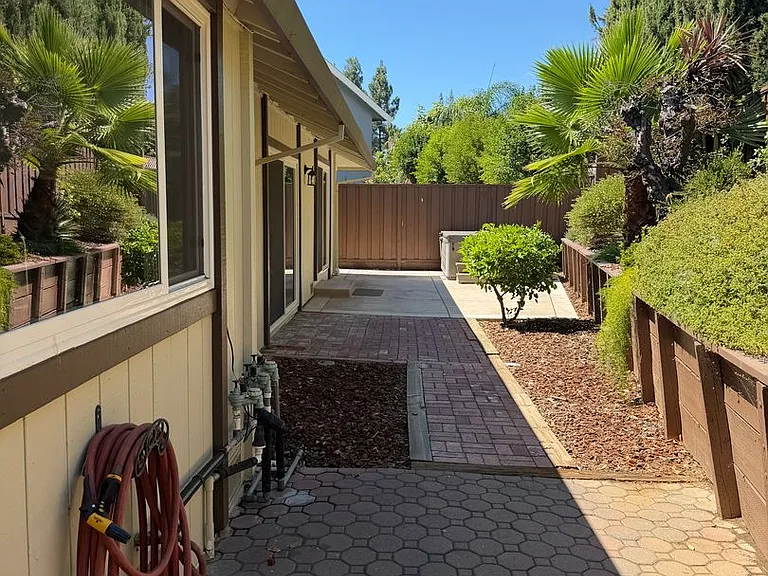 5447 Anselmo Ct — Photo 27