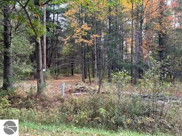 585 S Kobs Rd, Tawas City, MI 48763