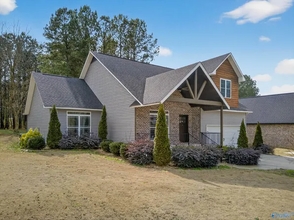 88 Pierce Rd, Albertville, AL 35950