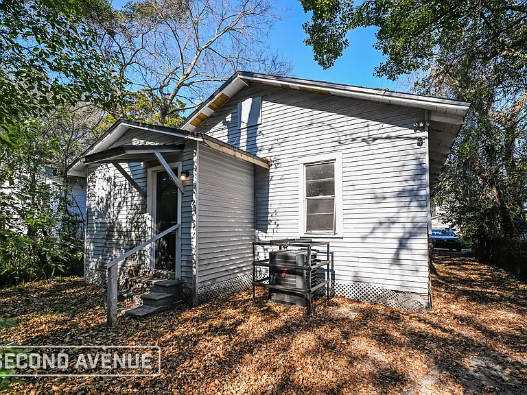1548 W 23rd St — Photo 18