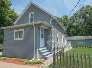 721 N Jackson St, Waukegan, IL