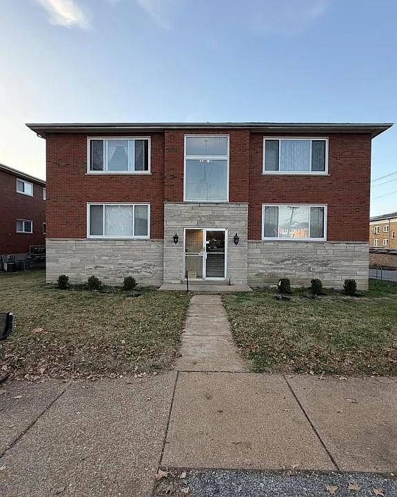 6327 S Grand Blvd #1E