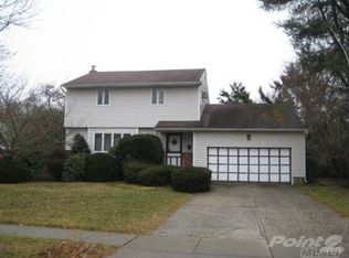 5 Laurinda Dr, Commack, NY 11725