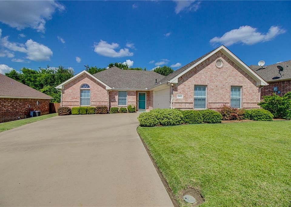 1st image of 2902 Tenison Dr