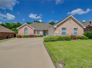 2902 Tenison Dr, Ennis, TX 75119