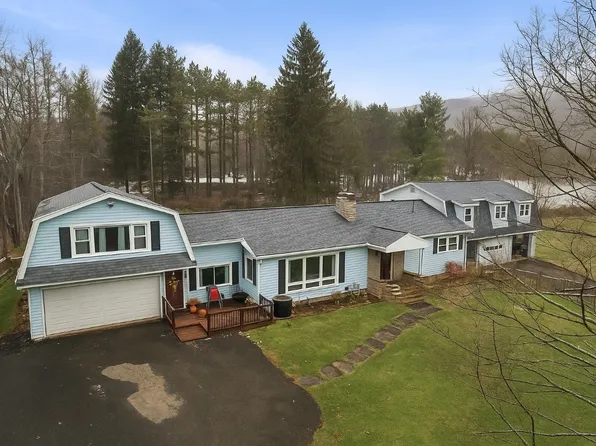 547 Castleman Rd, Vestal, NY 13850