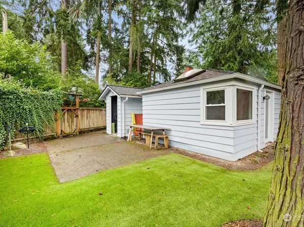 11016 15th Avenue NE, Seattle, WA 98125