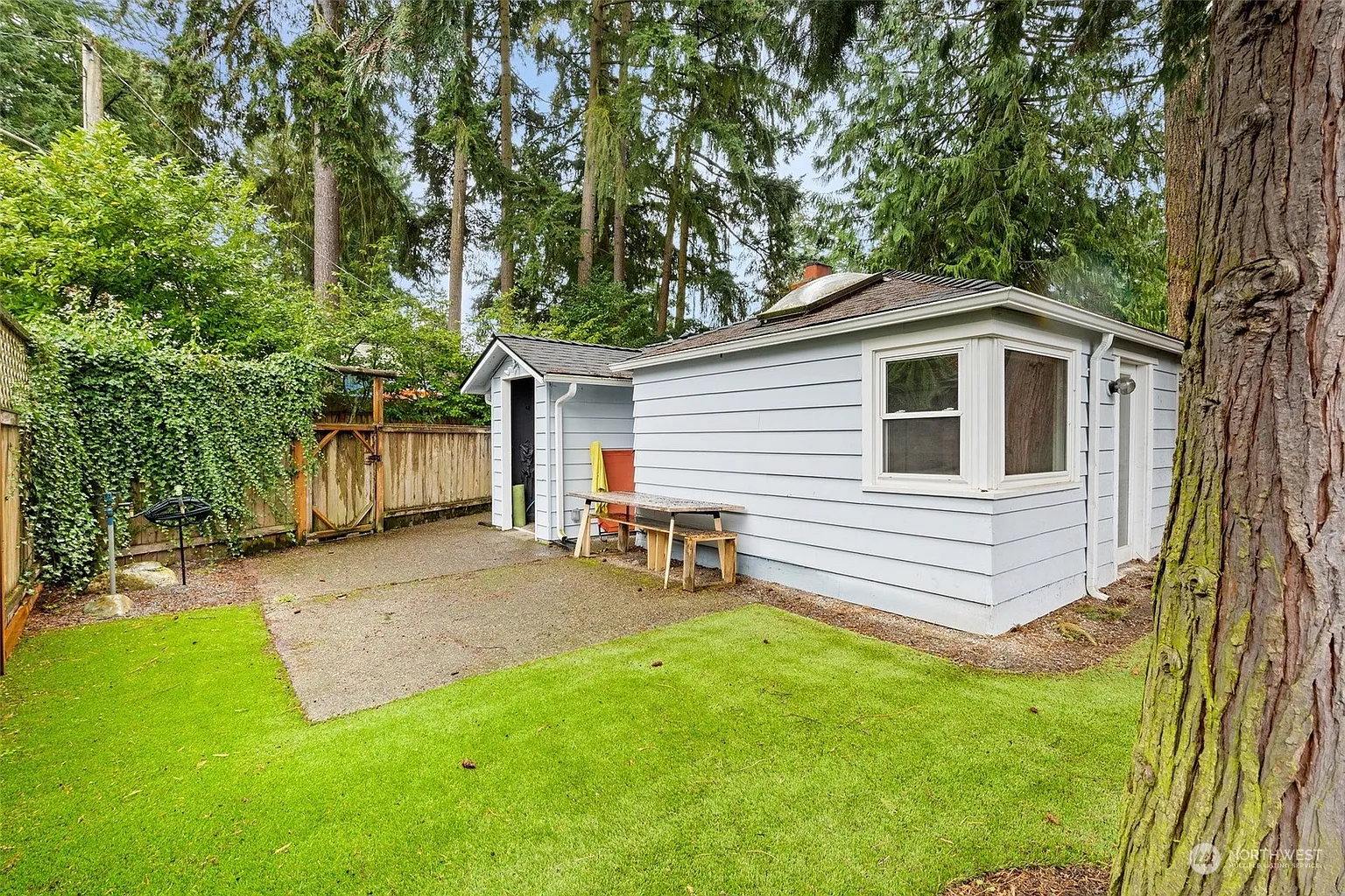 11016 15th Avenue NE photo 1