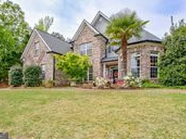 374 Persimmon Dr, Sharpsburg, GA 30277