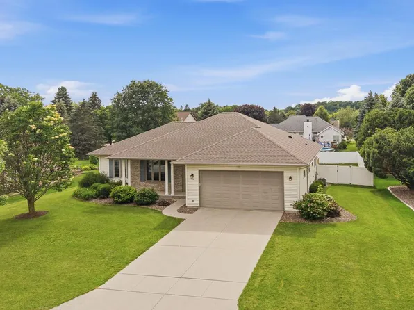 712 Ash CIRCLE, Plymouth, WI 53073