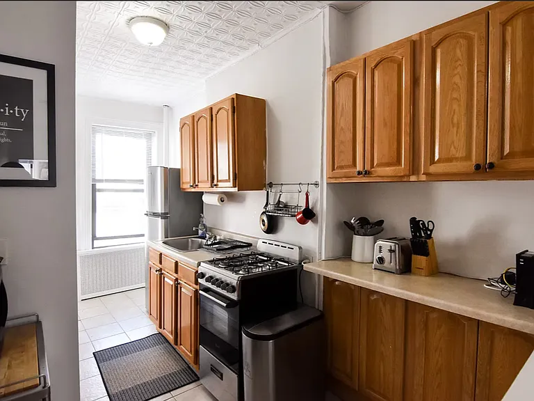 449 Grand St #3R — Photo 8