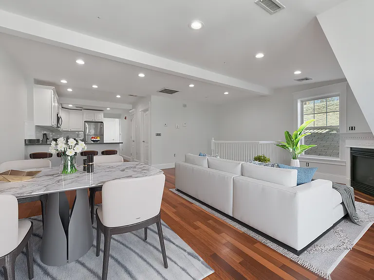 12 Tuckerman St #3A — Photo 2