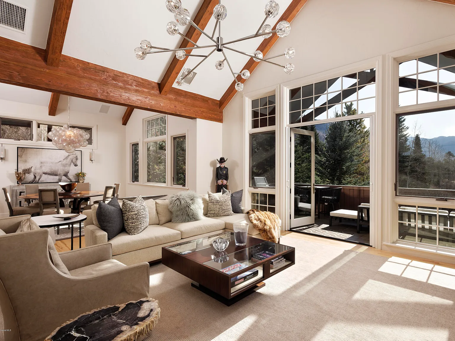4 bed, 4.5 bath, 4016 sqft, $54,000 — Photo 3