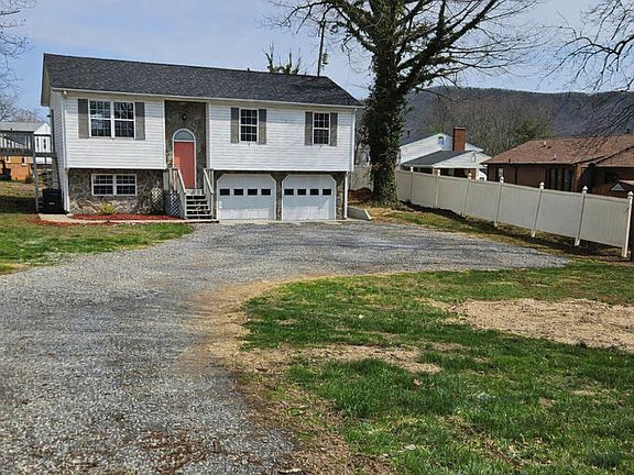 2nd image of 5957 Plantation Rd