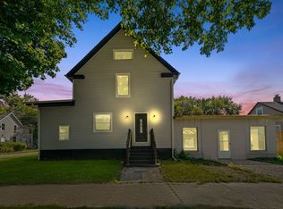 725 N Poplar St, Waukegan, IL