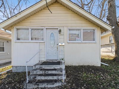 1807 Maple St, Des Moines, IA, 50316